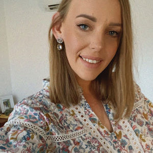 Meet your Posher, Adrienne